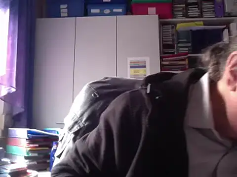 Snapshot of HMStraps01 chatting on 12-12-24, 09:30 HMStraps01 online show from 12-12-24, 09:30