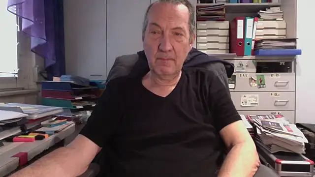 Snapshot of HMStraps01 chatting on 02-26-25, 08:26 HMStraps01 online show from 02-26-25, 08:26