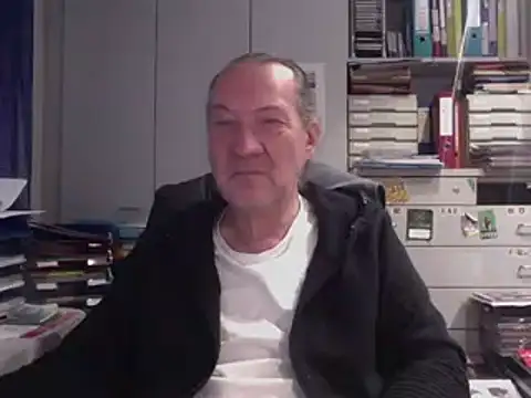 Snapshot of HMStraps01 chatting on 11-21-25, 12:48 HMStraps01 online show from 11-21-25, 12:48