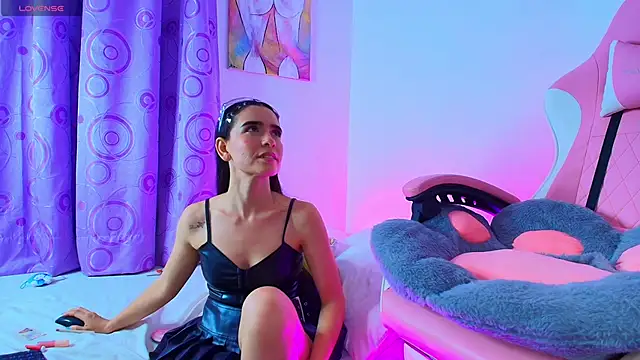 Snapshot of Peach_Rose_ chatting on 03-01-25, 01:32 Peach Rose online show from 03-01-25, 01:32