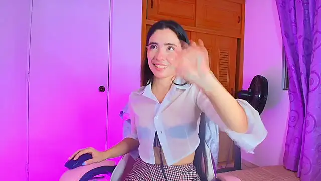 Snapshot of Peach_Rose_ chatting on 03-17-25, 01:35 Peach Rose online show from 03-17-25, 01:35