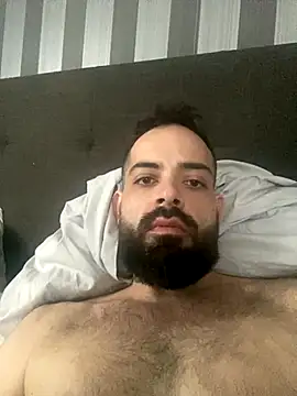 guccititi online show from 10-20-25, 01:11