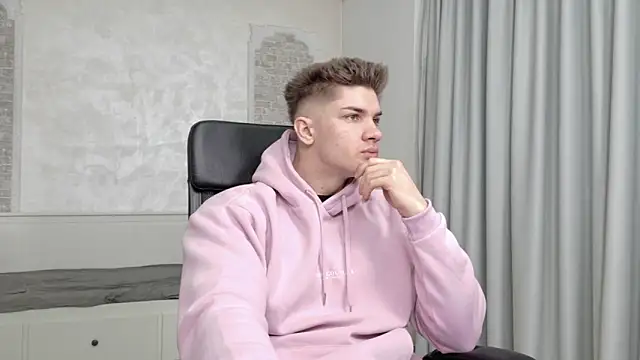 MaxKaiden online show from 04-03-26, 04:21