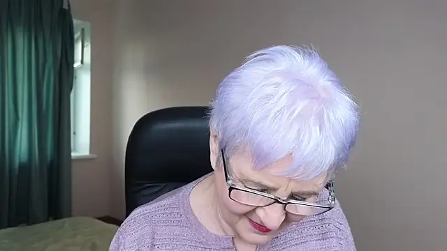 Sandra Snowflake online show from 03-20-25, 03:56