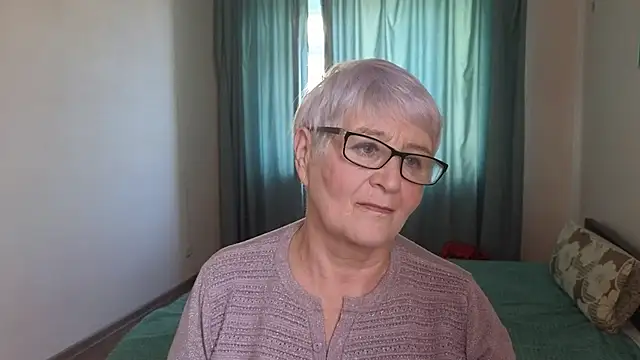 Sandra Snowflake online show from 10-08-25, 11:52