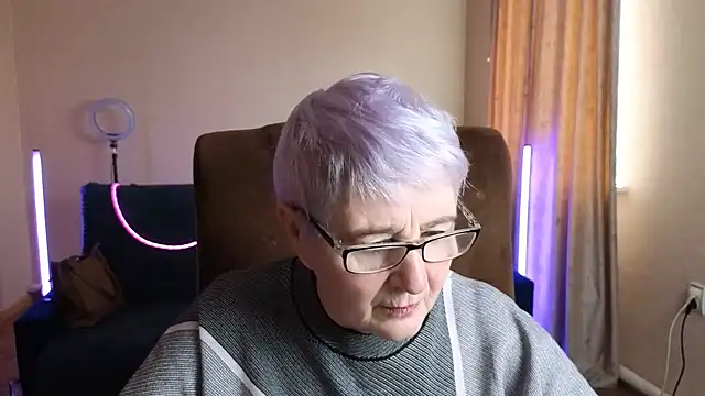 Sandra Snowflake online show from 04-08-26, 12:16