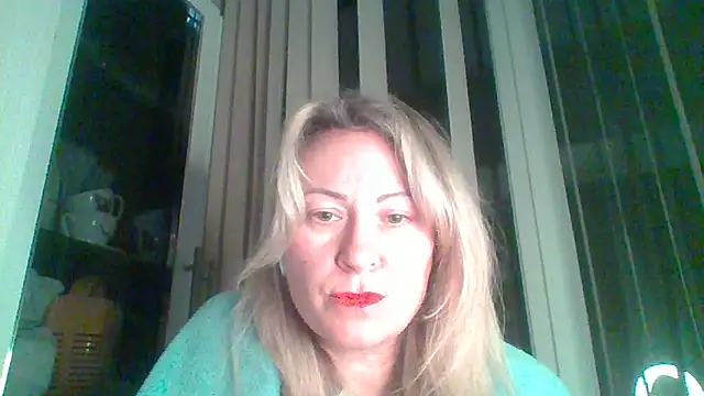 Snapshot of Mary888x chatting on 02-17-25, 10:03 Mary888x online show from 02-17-25, 10:03