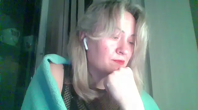 Snapshot of Mary888x chatting on 02-18-25, 06:47 Mary888x online show from 02-18-25, 06:47