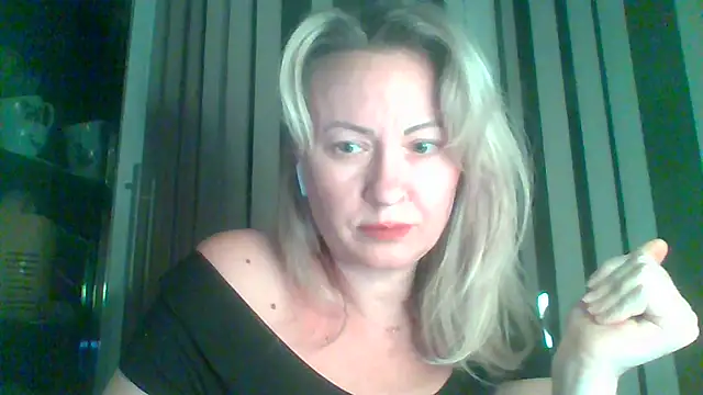 Snapshot of Mary888x chatting on 02-21-25, 06:15 Mary888x online show from 02-21-25, 06:15