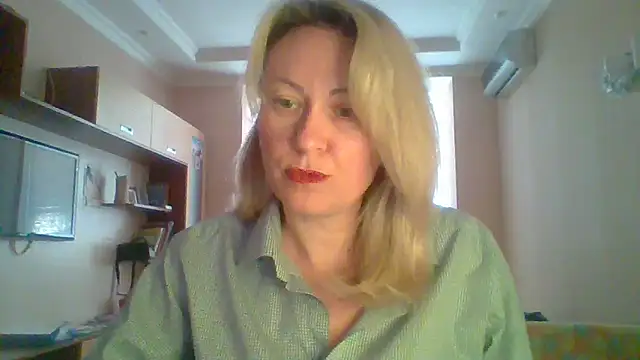 Snapshot of Mary888x chatting on 03-04-25, 03:04 Mary888x online show from 03-04-25, 03:04