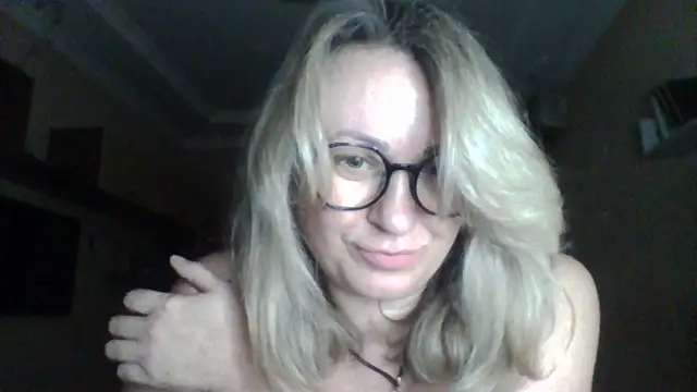 Mary888x online show from 12-21-25, 07:54