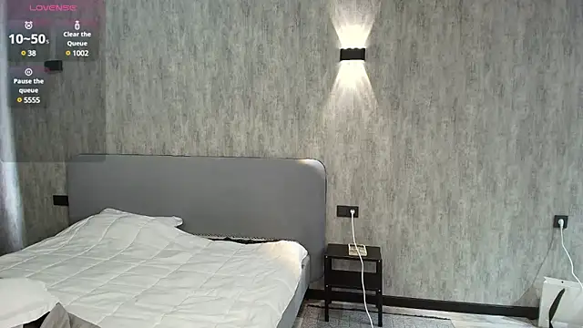 Snapshot of minamoons chatting on 02-25-25, 07:20 minamoons online show from 02-25-25, 07:20