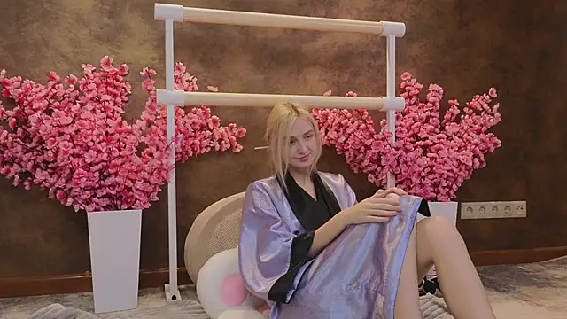 aishiro online show from 03-18-25, 12:47