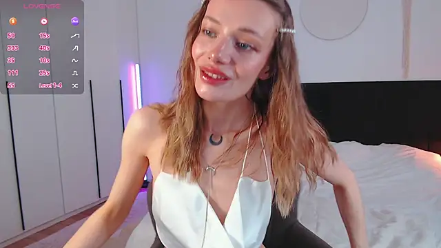 LunaticaBae online show from 04-12-26, 02:49