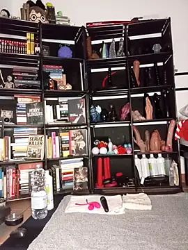 MirianaB online show from 10-27-25, 03:05