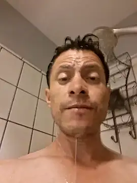 Snapshot of salchichon_69 chatting on 05-06-26, 06:08 salchichon 69 online show from 05-06-26, 06:08