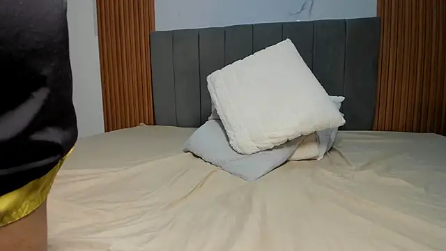 Rafa2004Cruz online show from 10-14-25, 12:17