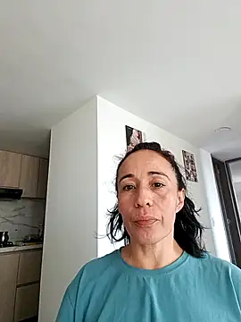 Snapshot of Coeur_de_luxure chatting on 11-03-25, 03:02 Coeur de luxure online show from 11-03-25, 03:02