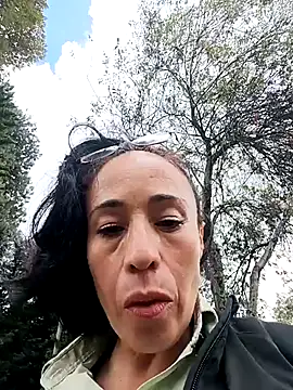 Snapshot of Coeur_de_luxure chatting on 11-20-25, 05:23 Coeur de luxure online show from 11-20-25, 05:23