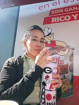 Snapshot of Coeur_de_luxure chatting on 11-27-25, 02:19 Coeur de luxure online show from 11-27-25, 02:19