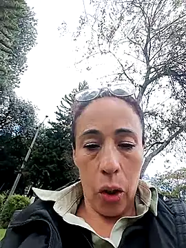 Snapshot of Coeur_de_luxure chatting on 11-28-25, 03:25 Coeur de luxure online show from 11-28-25, 03:25