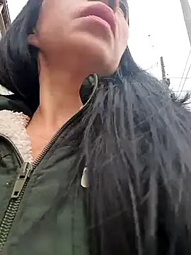 Snapshot of Coeur_de_luxure chatting on 12-05-25, 04:25 Coeur de luxure online show from 12-05-25, 04:25