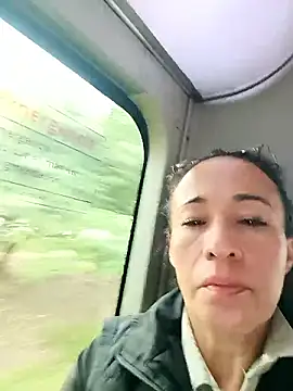 Snapshot of Coeur_de_luxure chatting on 01-15-26, 11:48 Coeur de luxure online show from 01-15-26, 11:48