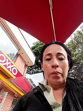 Snapshot of Coeur_de_luxure chatting on 01-16-26, 01:48 Coeur de luxure online show from 01-16-26, 01:48