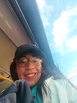 Snapshot of Coeur_de_luxure chatting on 02-21-26, 02:18 Coeur de luxure online show from 02-21-26, 02:18