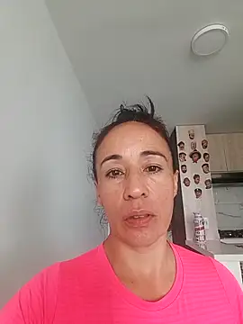 Snapshot of Coeur_de_luxure chatting on 03-03-26, 02:34 Coeur de luxure online show from 03-03-26, 02:34