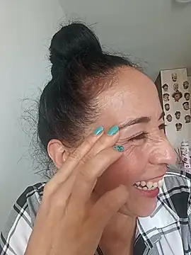 Snapshot of Coeur_de_luxure chatting on 03-06-26, 05:42 Coeur de luxure online show from 03-06-26, 05:42