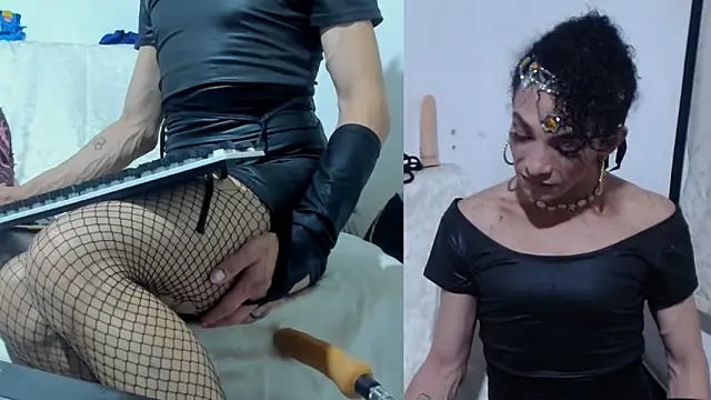 Snapshot of afroditacute15 chatting on 01-09-26, 01:30 afroditacute15 online show from 01-09-26, 01:30