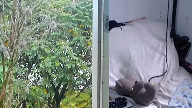 Snapshot of afroditacute15 chatting on 01-12-26, 07:41 afroditacute15 online show from 01-12-26, 07:41