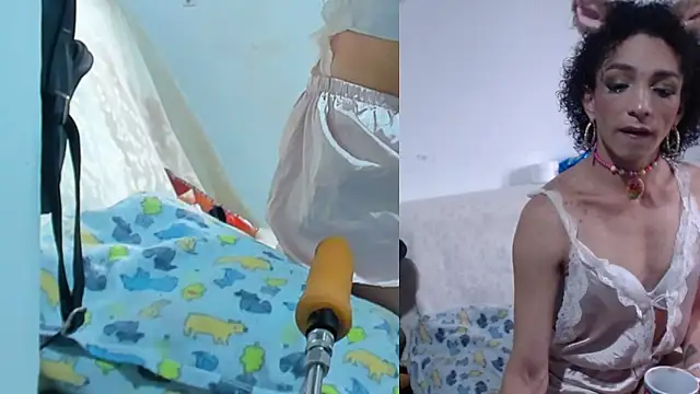 Snapshot of afroditacute15 chatting on 01-15-26, 06:00 afroditacute15 online show from 01-15-26, 06:00