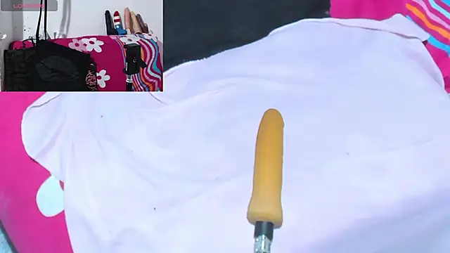 Snapshot of afroditacute15 chatting on 02-05-26, 10:03 afroditacute15 online show from 02-05-26, 10:03