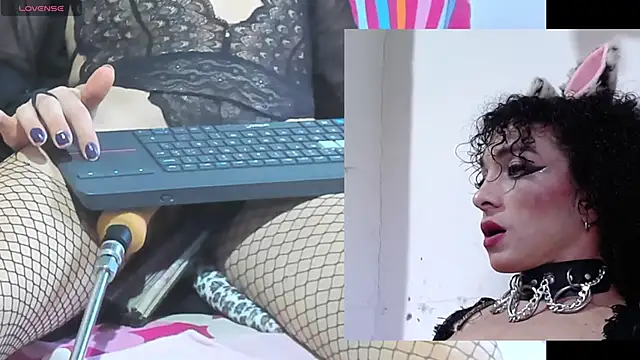 Snapshot of afroditacute15 chatting on 02-11-26, 09:09 afroditacute15 online show from 02-11-26, 09:09