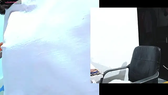 Snapshot of afroditacute15 chatting on 02-27-26, 12:21 afroditacute15 online show from 02-27-26, 12:21