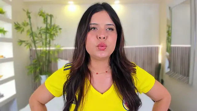 Snapshot of GeorginaReyes chatting on 06-17-26, 10:43 GeorginaReyes online show from 06-17-26, 10:43