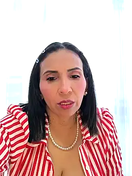 Snapshot of Mrsvictoriaaa chatting on 11-28-25, 08:00 Mrsvictoriaaa online show from 11-28-25, 08:00