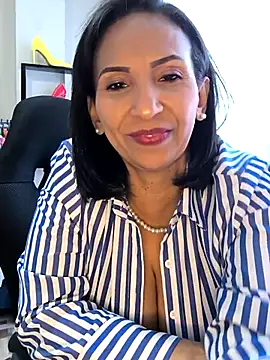 Mrsvictoriaaa online show from 04-15-26, 07:43