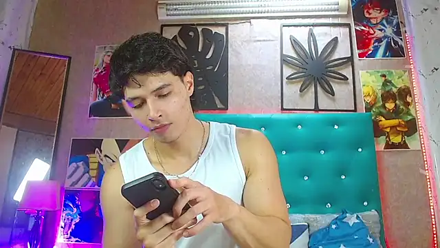 LiamAndrewzz online show from 10-30-25, 06:19