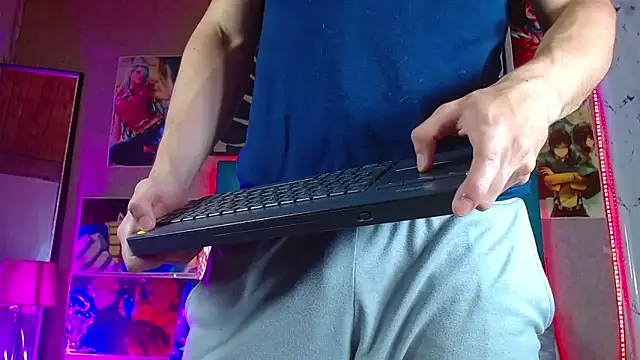 LiamAndrewzz online show from 04-11-26, 04:39