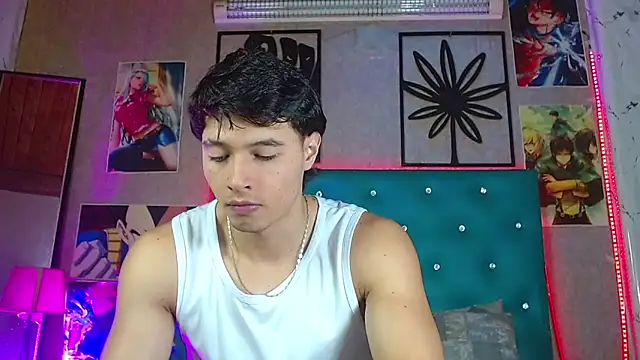 Snapshot of LiamAndrewzz chatting on 06-21-26, 04:37 LiamAndrewzz online show from 06-21-26, 04:37