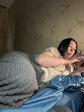 Naughtbaby 2025 online show from 05-18-26, 04:07