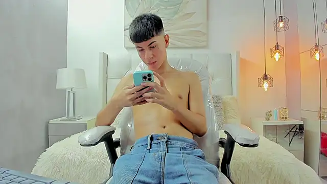 Snapshot of Johann_sex chatting on 07-19-26, 05:38 Johann sex online show from 07-19-26, 05:38