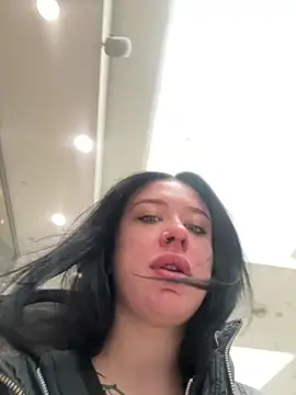 AlishaPrettyBlade online show from 04-20-26, 05:43