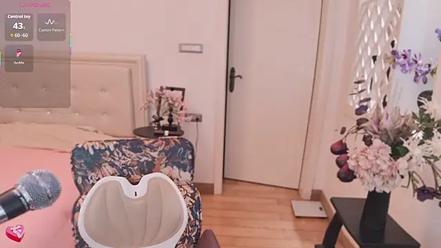 Snapshot of Tingdie chatting on 11-13-25, 10:08 Tingdie online show from 11-13-25, 10:08