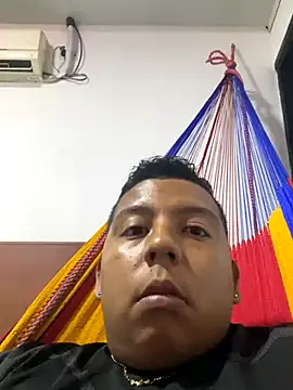 Snapshot of stivlz chatting on 11-26-25, 12:44 stivlz online show from 11-26-25, 12:44