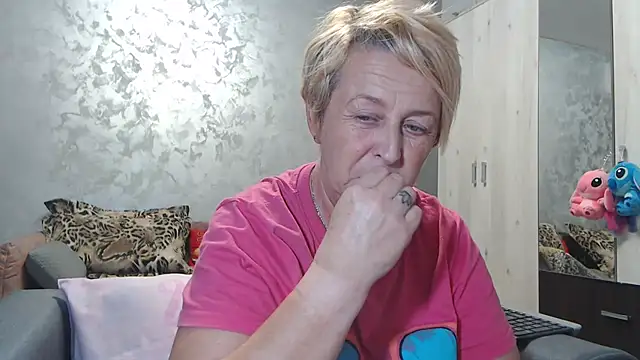 RosesandLillies online show from 10-26-25, 03:40