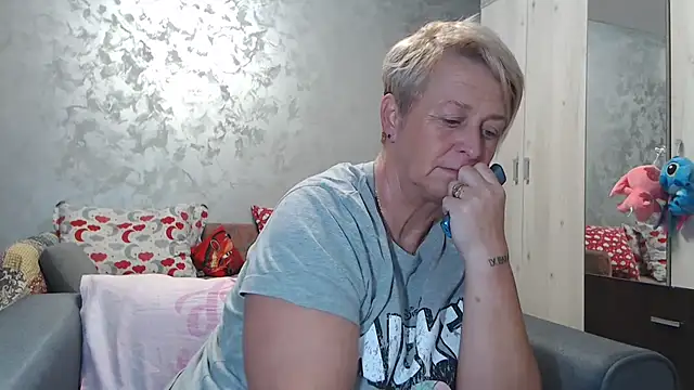 RosesandLillies online show from 11-09-25, 04:49